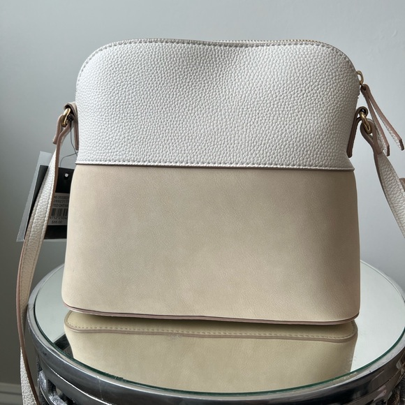NWT Nanette Lepore dome crossbody bag. This bag is great for any occasion. - Picture 3 of 7